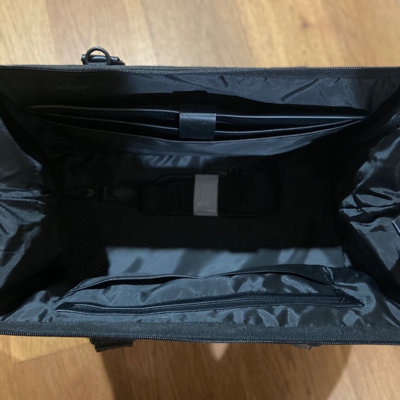 The Convertible Weekender - Picture 2 of 4